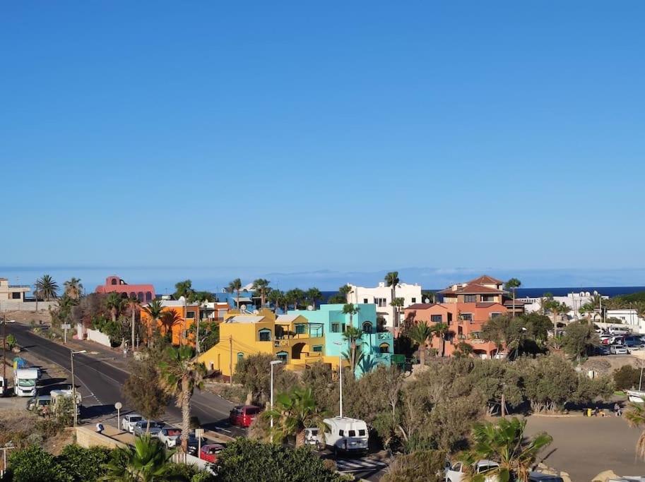 El Medano Beachfront Triplex Penthouse With Pool, Rooftop, Sea View מראה חיצוני תמונה