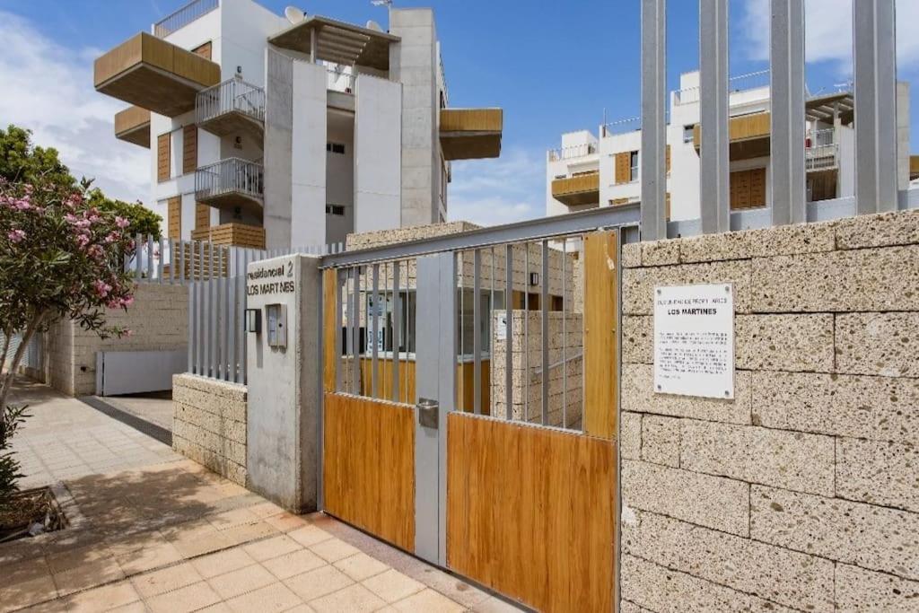 El Medano Beachfront Triplex Penthouse With Pool, Rooftop, Sea View מראה חיצוני תמונה