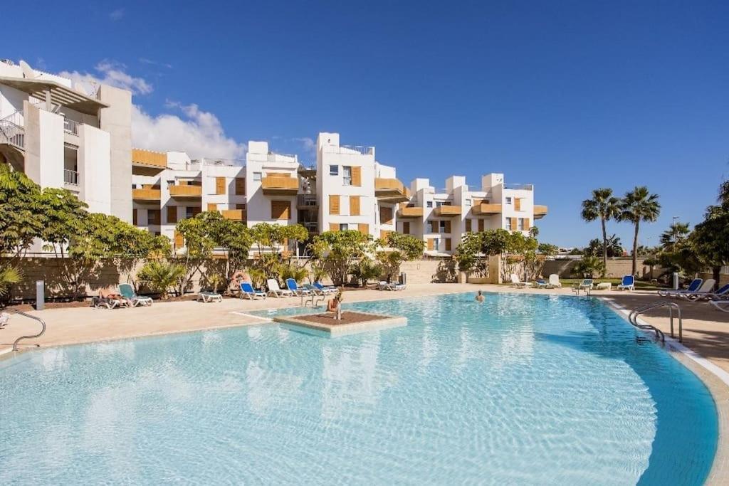 El Medano Beachfront Triplex Penthouse With Pool, Rooftop, Sea View מראה חיצוני תמונה