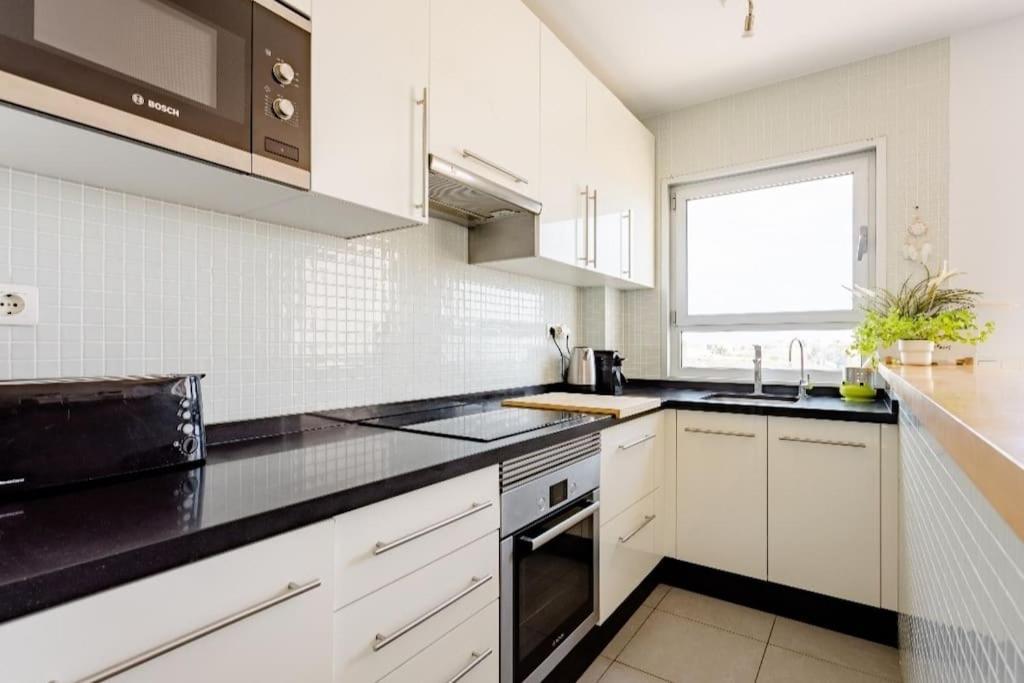 El Medano Beachfront Triplex Penthouse With Pool, Rooftop, Sea View מראה חיצוני תמונה