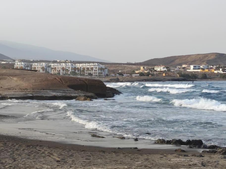 El Medano Beachfront Triplex Penthouse With Pool, Rooftop, Sea View מראה חיצוני תמונה