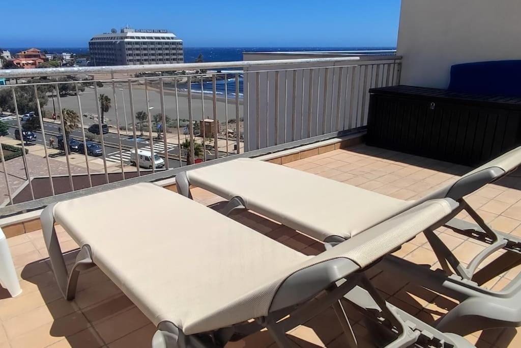 El Medano Beachfront Triplex Penthouse With Pool, Rooftop, Sea View מראה חיצוני תמונה