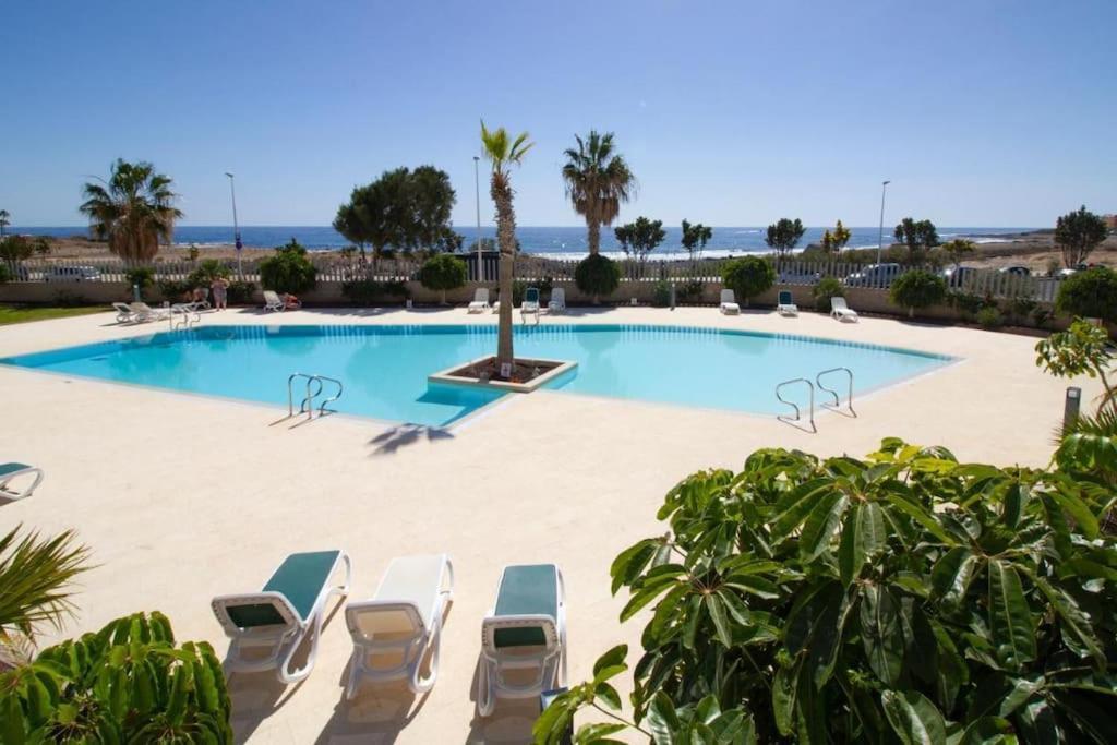 El Medano Beachfront Triplex Penthouse With Pool, Rooftop, Sea View מראה חיצוני תמונה