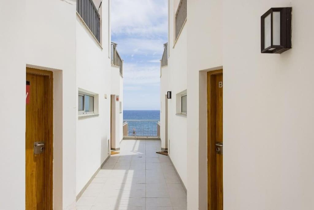 El Medano Beachfront Triplex Penthouse With Pool, Rooftop, Sea View מראה חיצוני תמונה